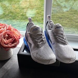 Nike Air White and Blue Athletic Sneakers 270’s